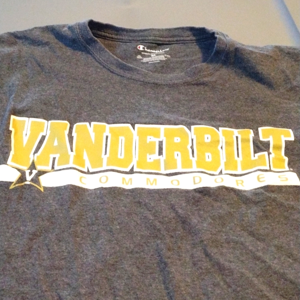 *3/$20 Bundle Deal Closet Cleanout* Vintage Vanderbilt Commodores T-shirt Medium